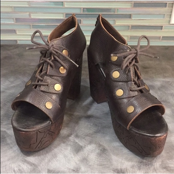 Free People Shoes - Free People Leather Studded Platform Retro Clog